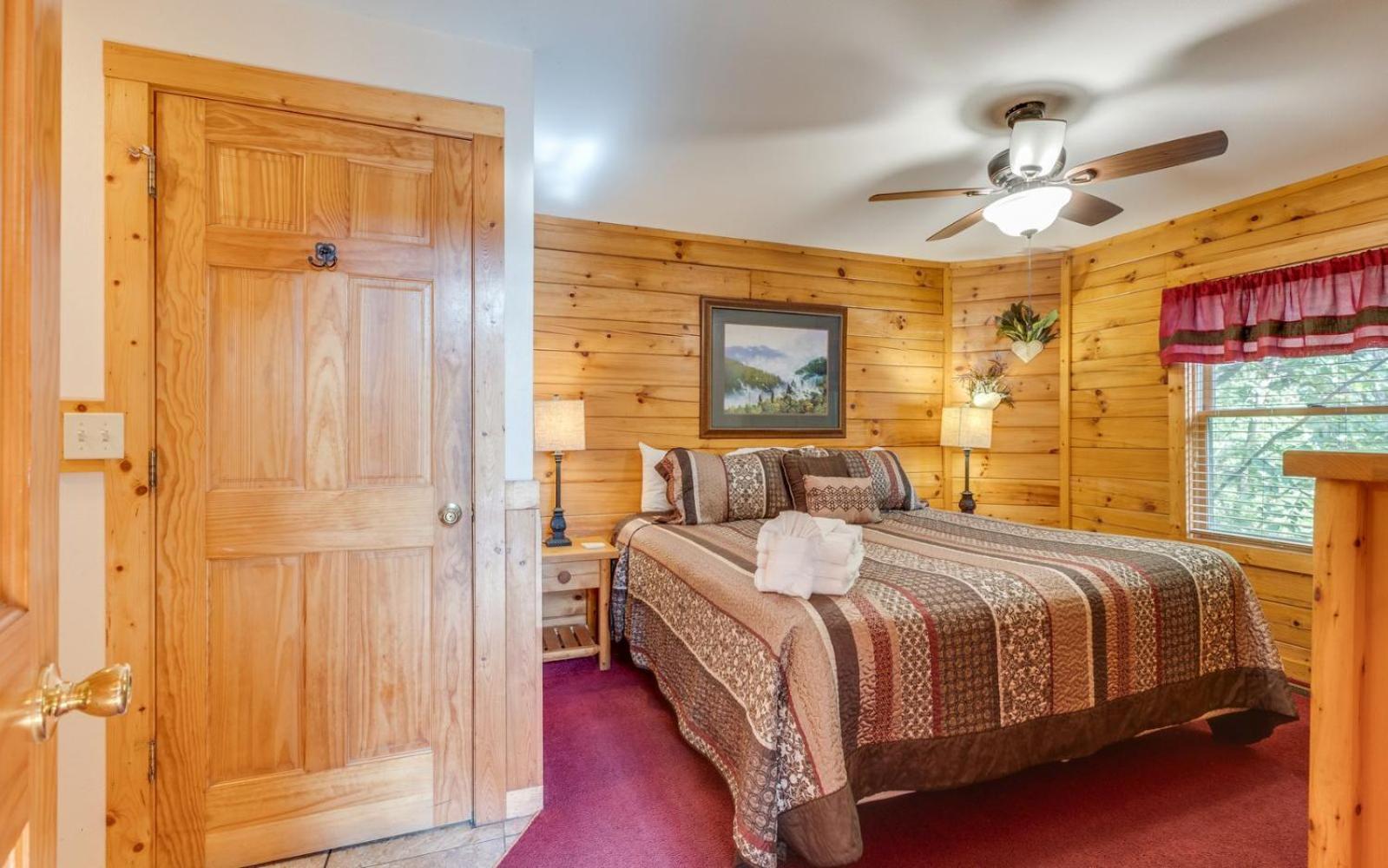 Hugs N Kisses Pool Table Hot Tub Pool Table Community Pool Close To Downtown Gatlinburg Bagian luar foto